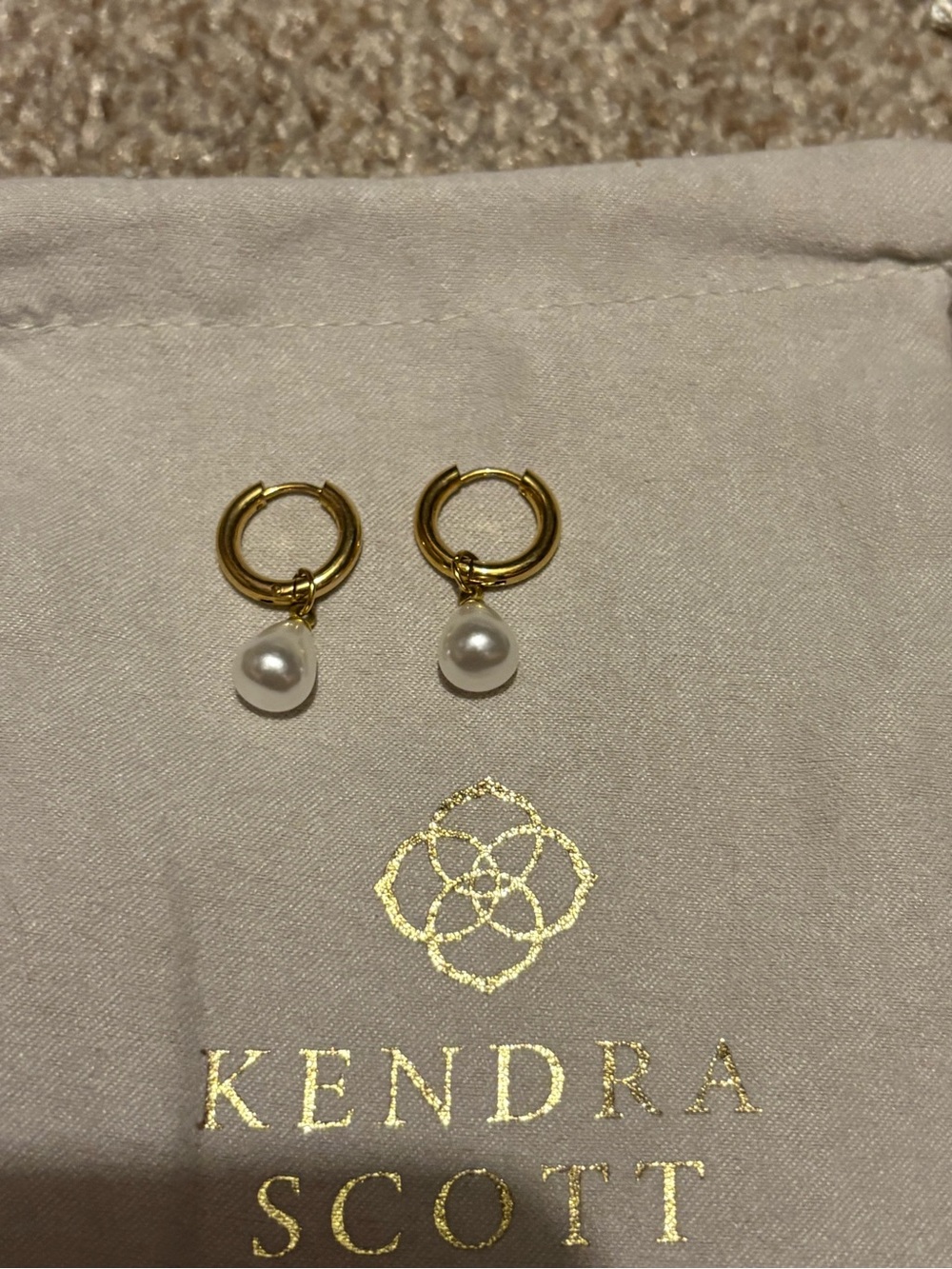 Kendra Scott Gold Pearl Huggie Hoop Earrings - White Pearl
